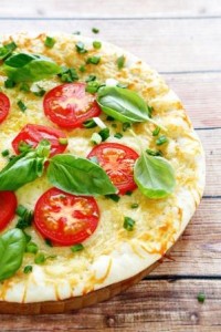 grilled-pizza-field-tomatoes